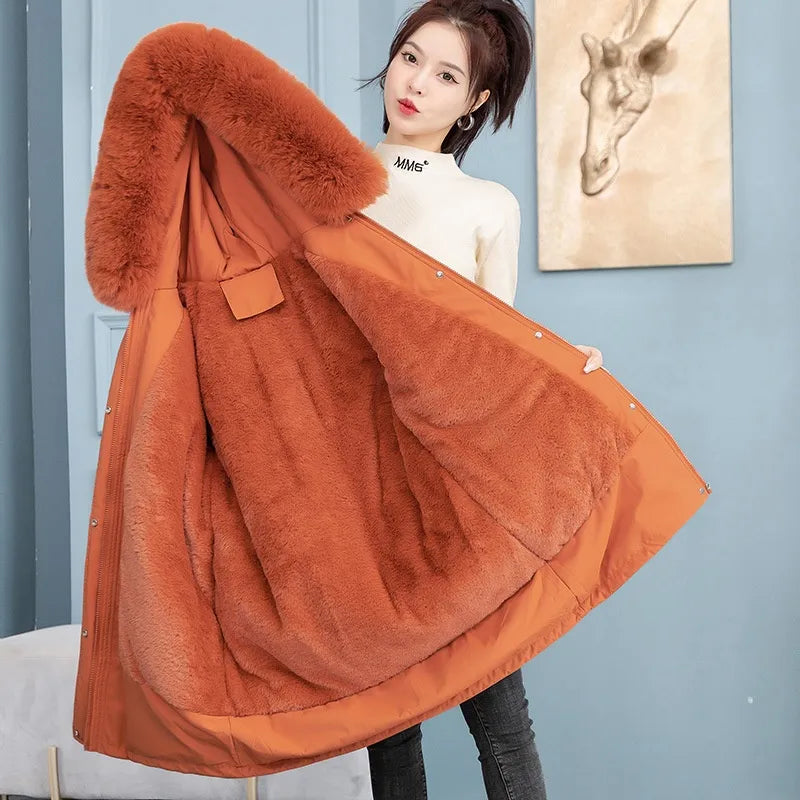 Astrid | Vinterparka med Pelskrave