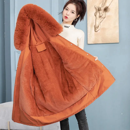 Astrid | Vinterparka med Pelskrave