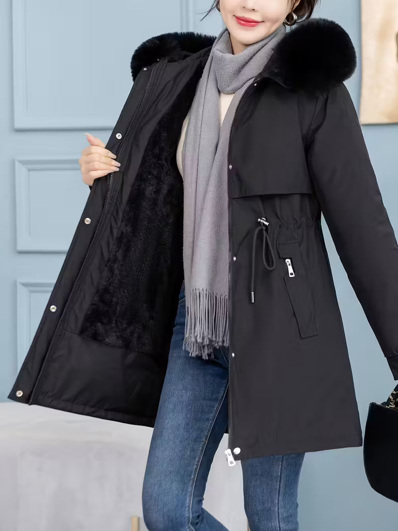 Astrid | Vinterparka med Pelskrave