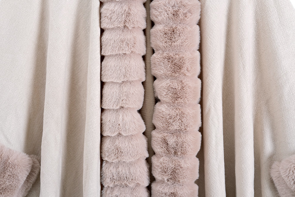 Nora | Oversized Strikket Cape